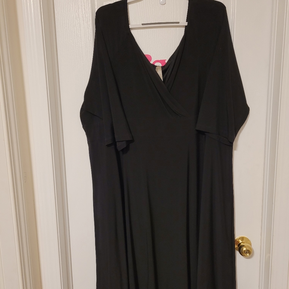 4X - Black dress.